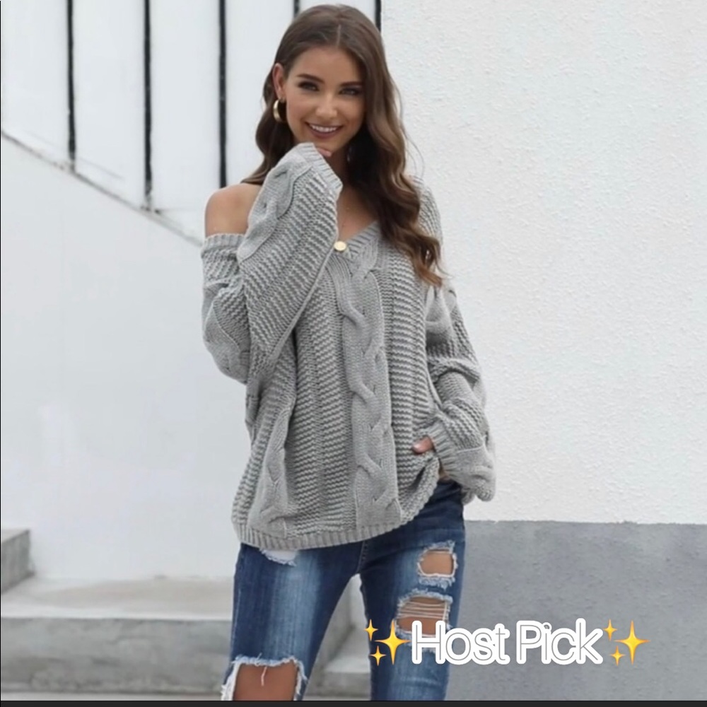 ✦✨HP✨NWT Off Shoulder Oversized Grey Sweater✦